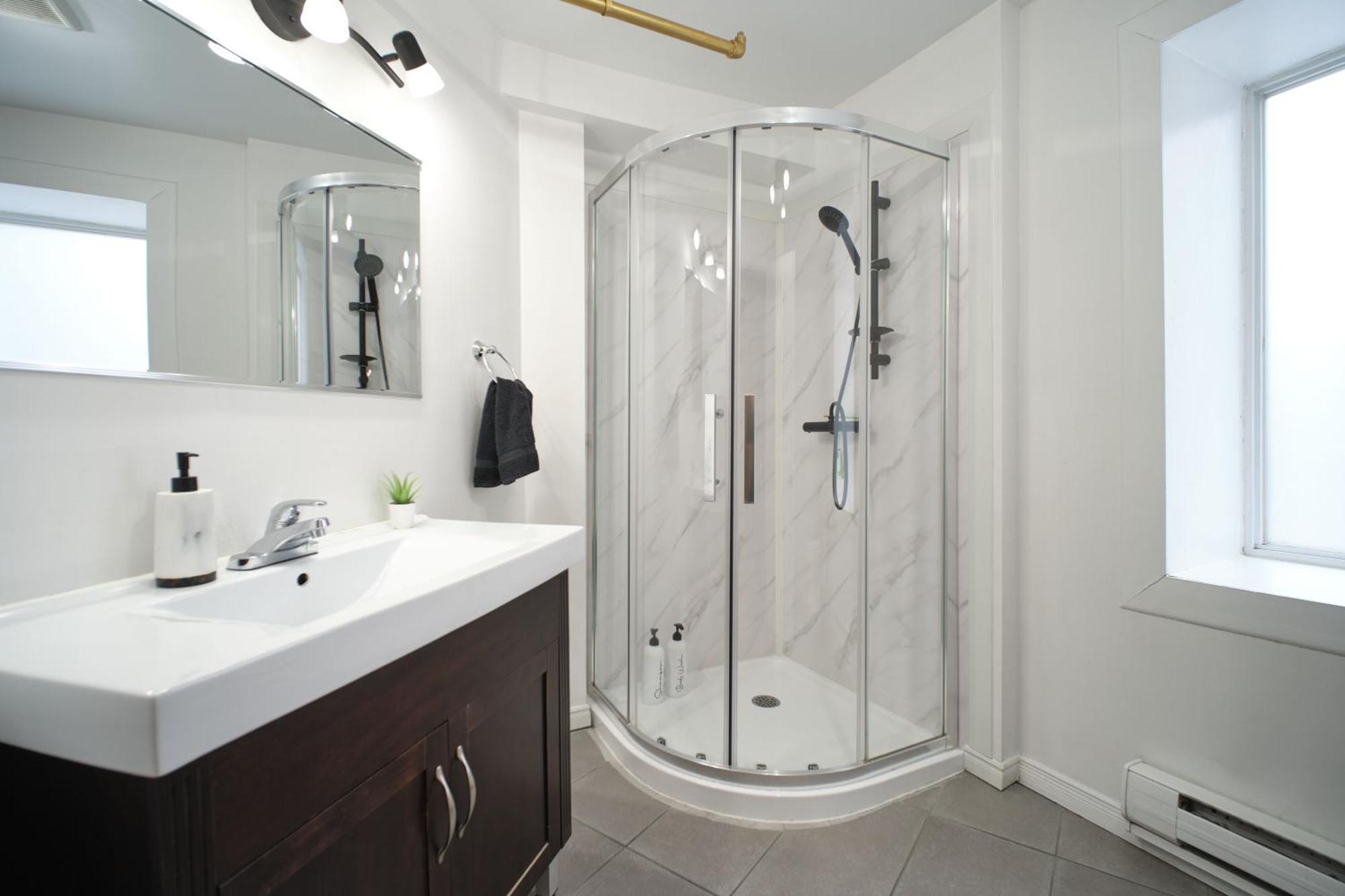 Lion'S Den // Spacious 1500 Sqft Québec Exterior foto